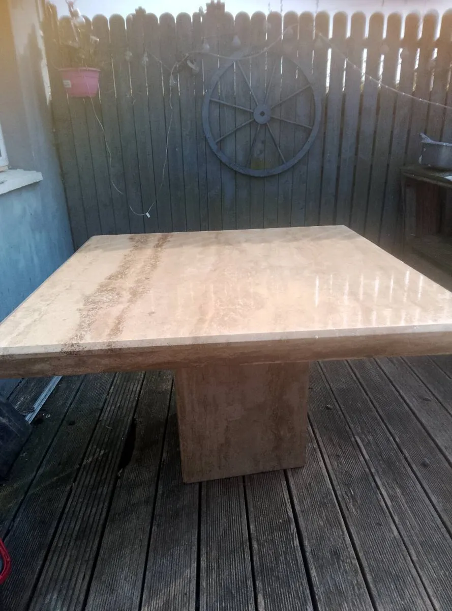 Marble table - Image 1