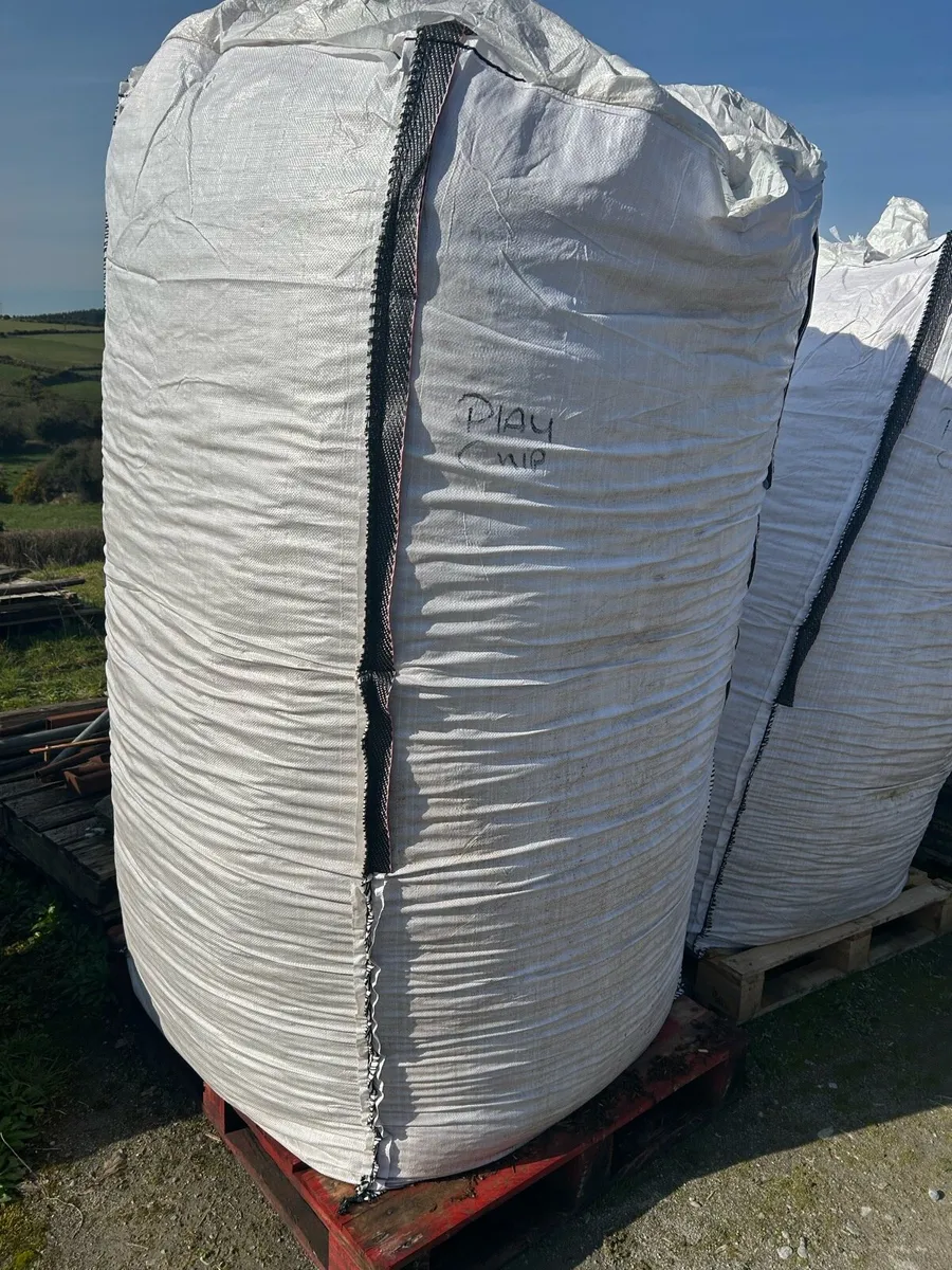 Playground wood chips - Image 1