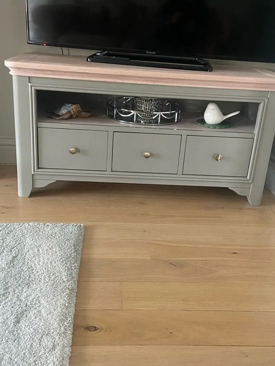 solid oak tv unit - Image 2
