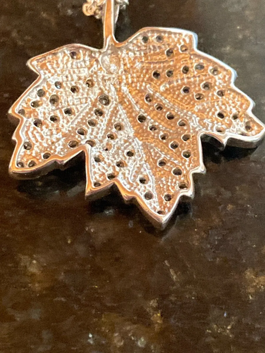 Sterling Silver pendant and chain - Image 4