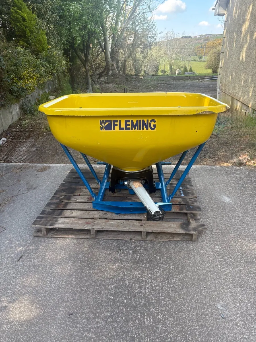 Fleming 500Kg Fertliser Sower - Image 1