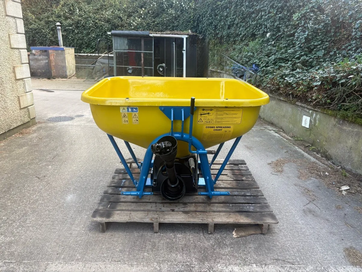 Fleming 500Kg Fertliser Sower - Image 3