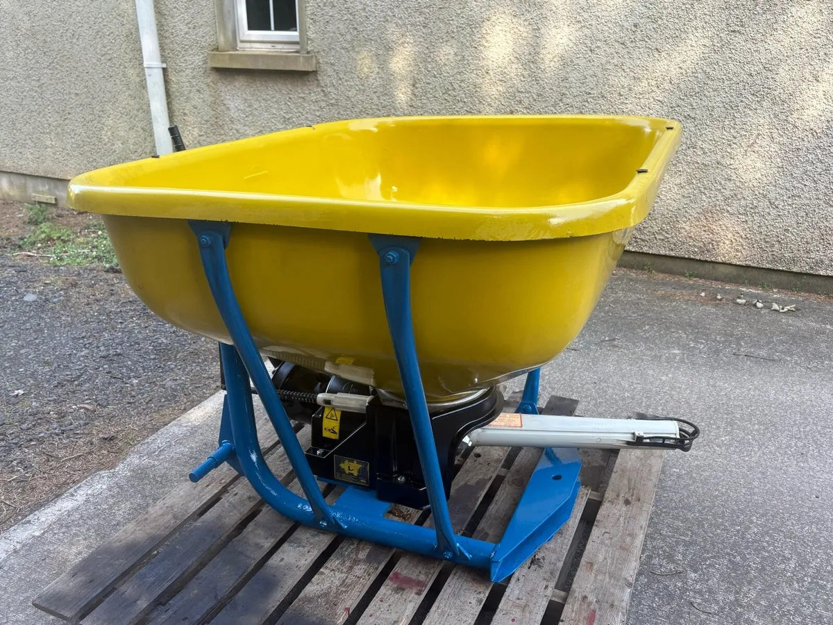Fleming 500Kg Fertliser Sower - Image 4