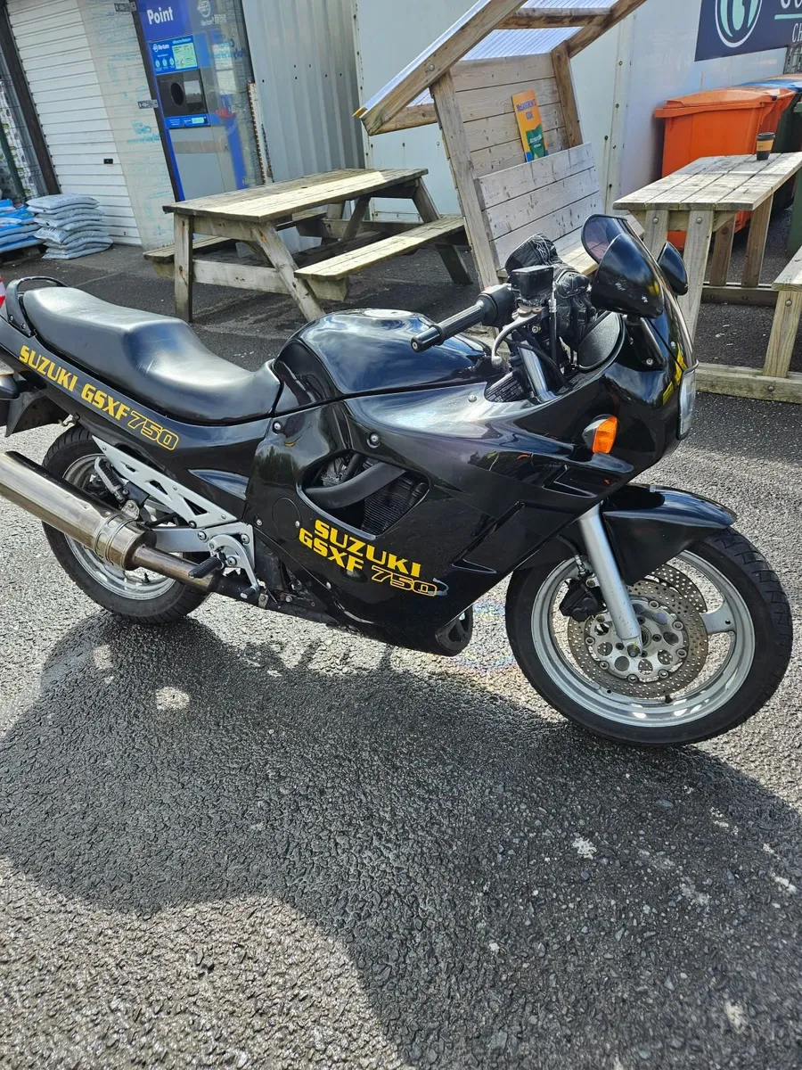 Motorcycle GSXF 750 - Image 1