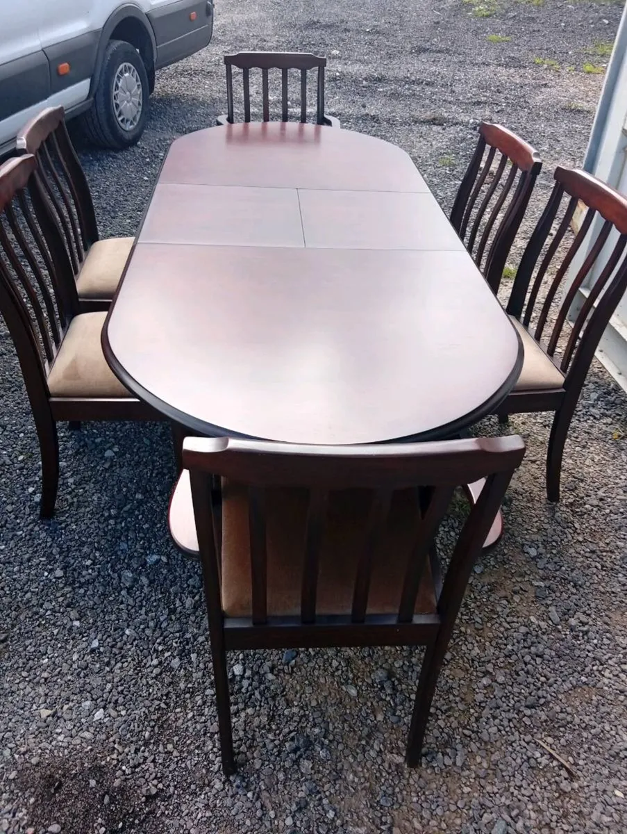 Table and chairs, free delivery - Image 3