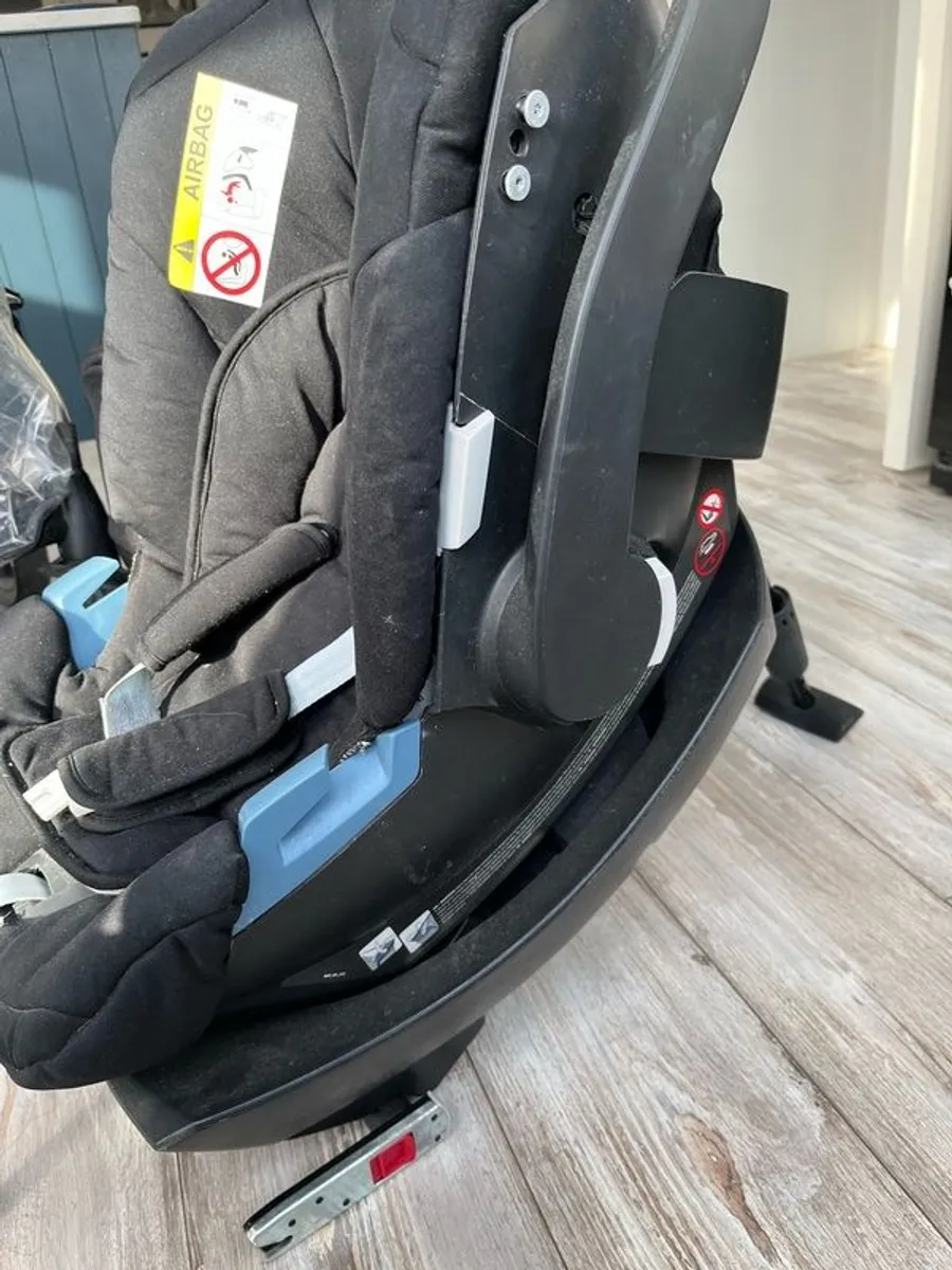 Mamas and Papas 3 in 1 travel system - Image 2