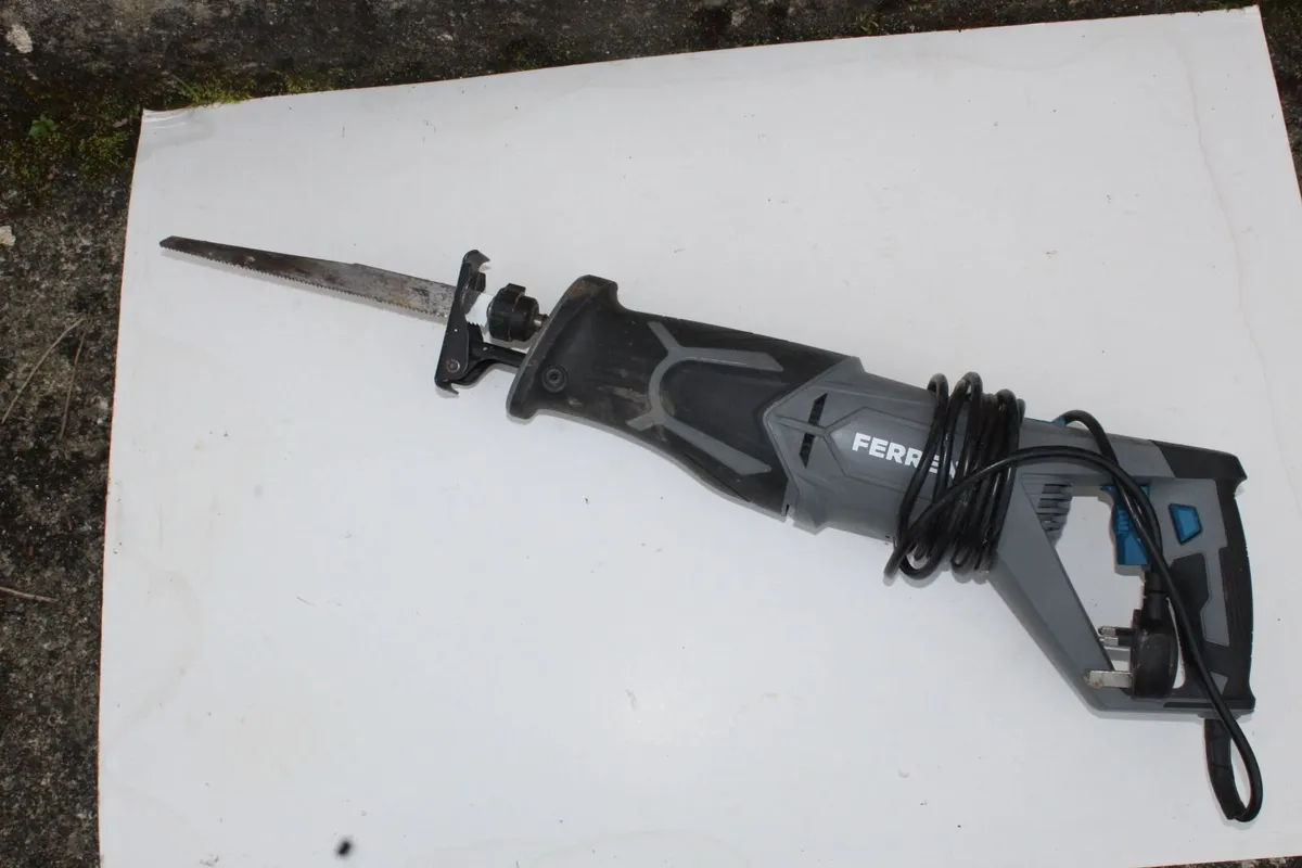 Electric Saw - Image 1