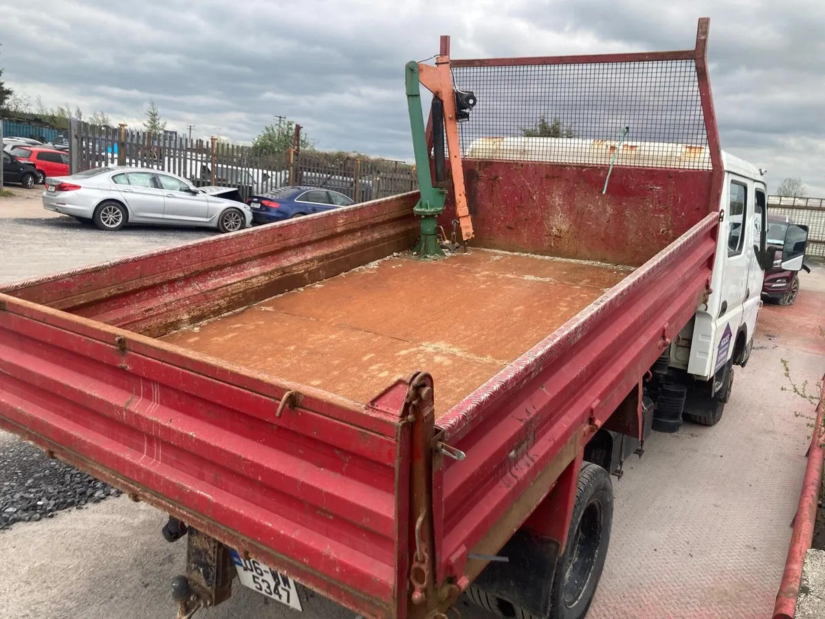Tipper body with crane - Image 1