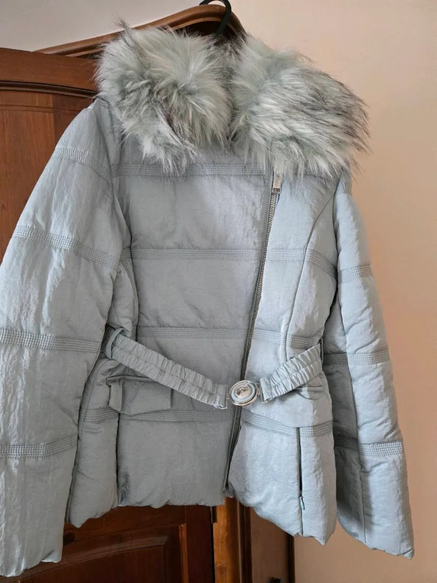 Guess womens jacket uk size 12 - Image 1