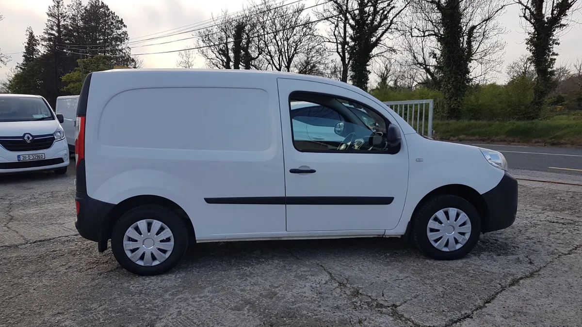 Renault Kangoo 2018 NEW CVRT VAT INVOICE - Image 4