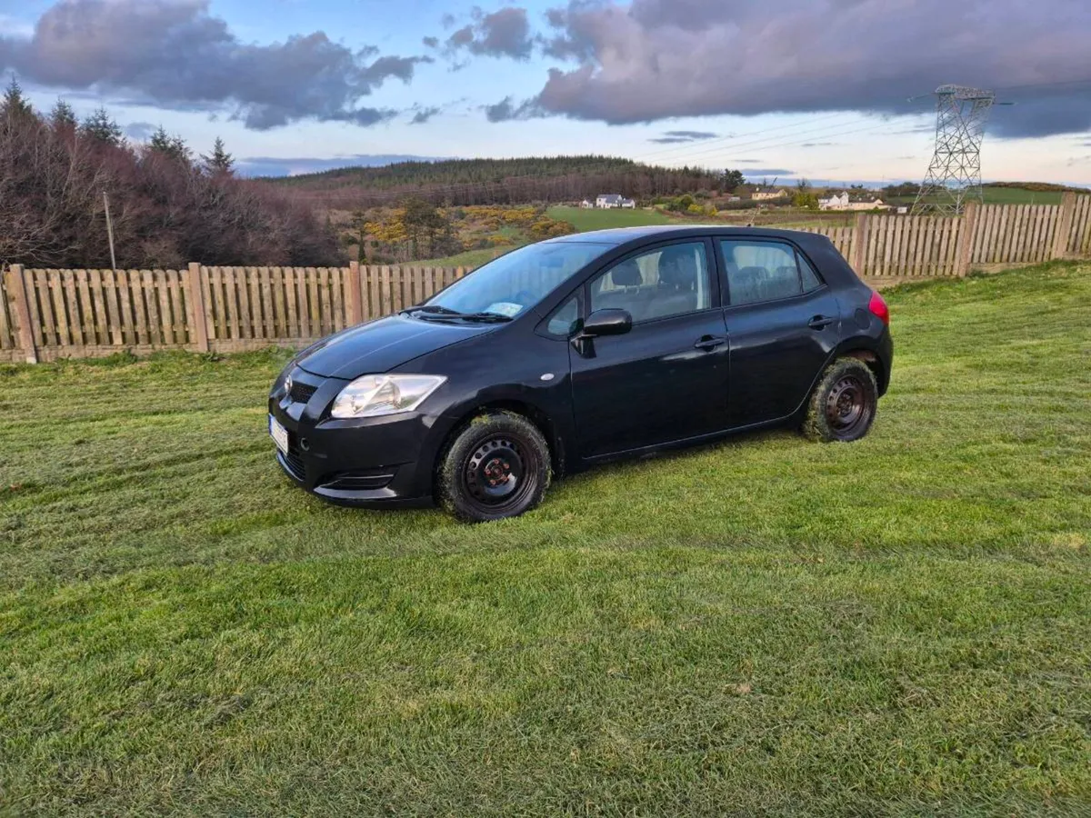 2007 Toyota Auris - Image 1
