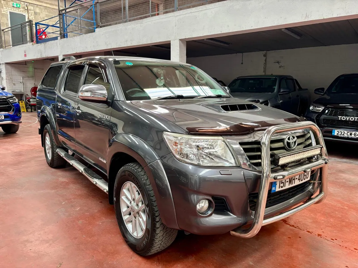 2015 Toyota Hi-Lux Invincible 3.0 D4D - Image 2
