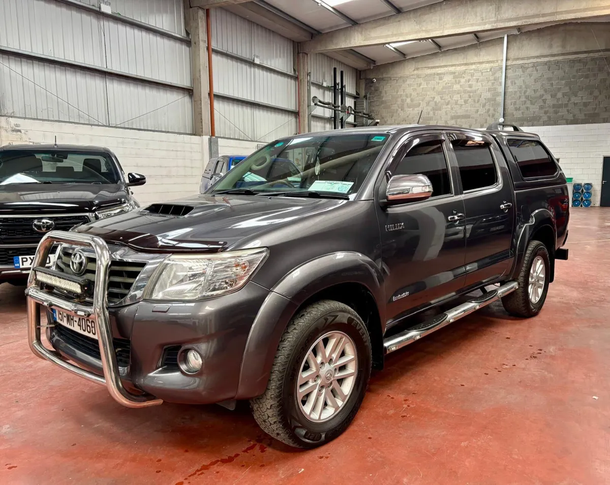 2015 Toyota Hi-Lux Invincible 3.0 D4D - Image 1