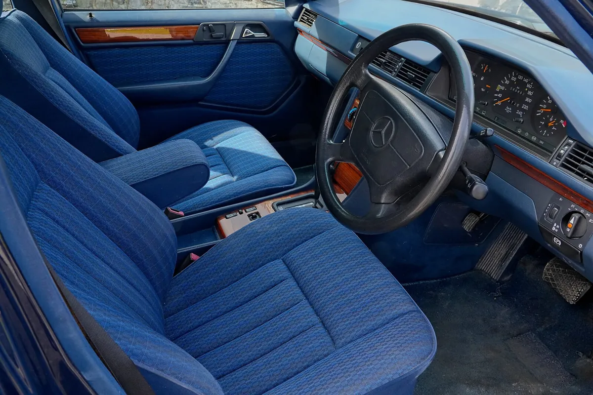 1991 Mercedes-Benz E-Class 300E 3.0 Petrol Auto - Image 2