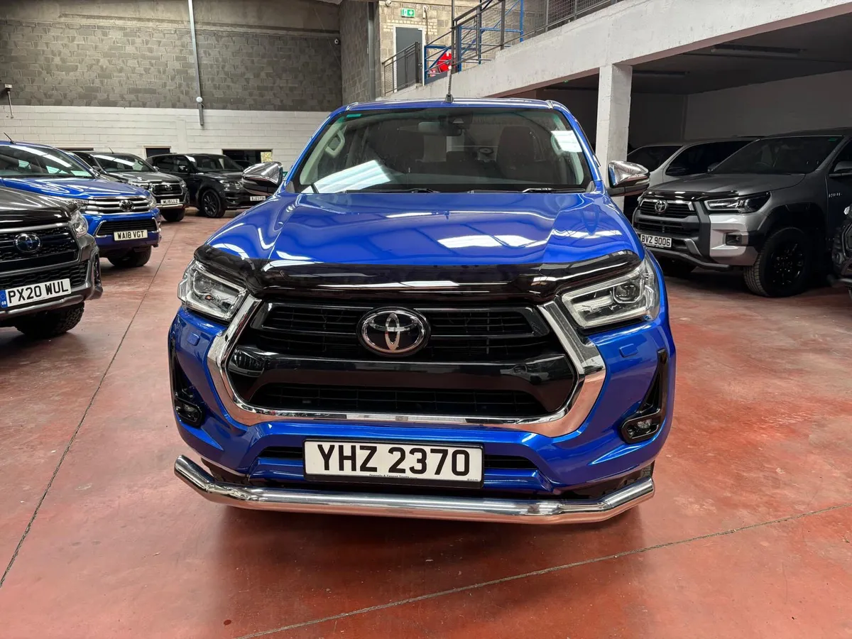 2021 Toyota Hilux Invincible 2.8 Auto - Image 2