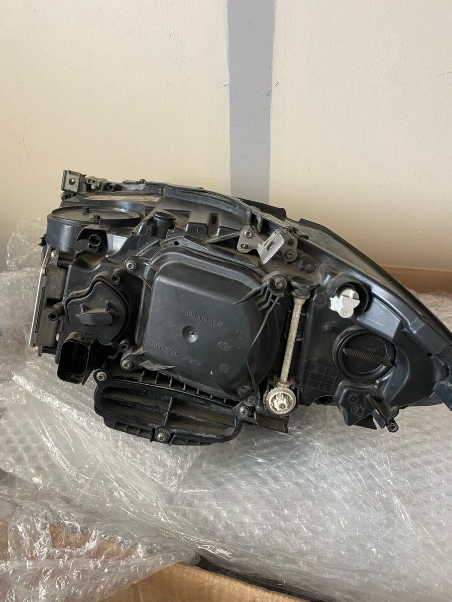 BMW f10 f11 headlight LCI - Image 4