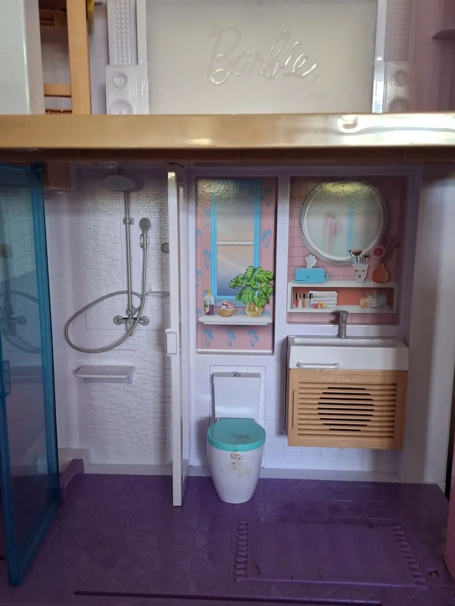 Barbie dreamhouse bundle - Image 4