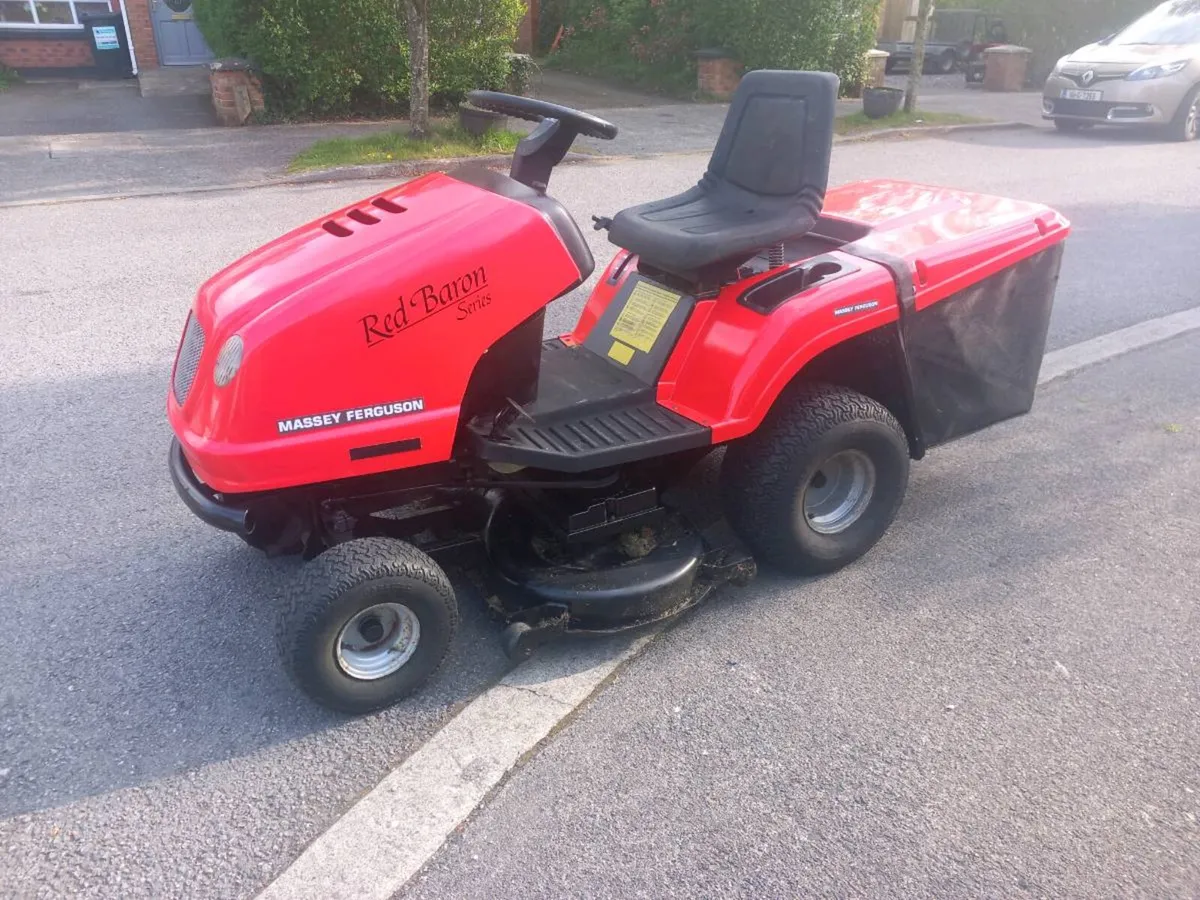 Ride on lawnmower - Image 2