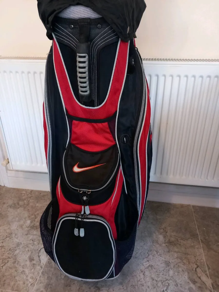 Nike golf bag with rain cover - Image 2