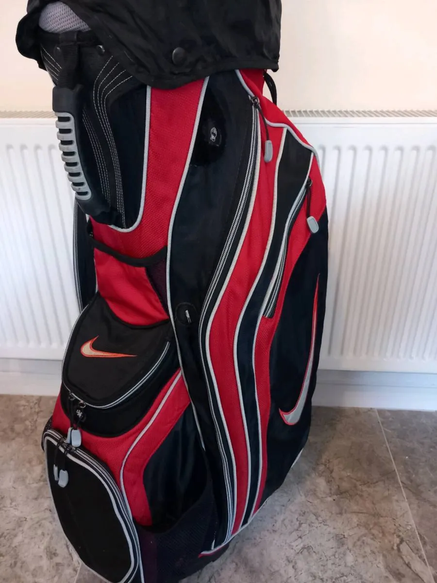 Nike golf bag with rain cover - Image 3