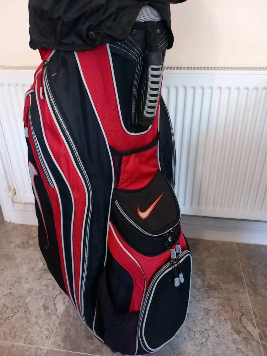 Nike golf bag with rain cover - Image 4