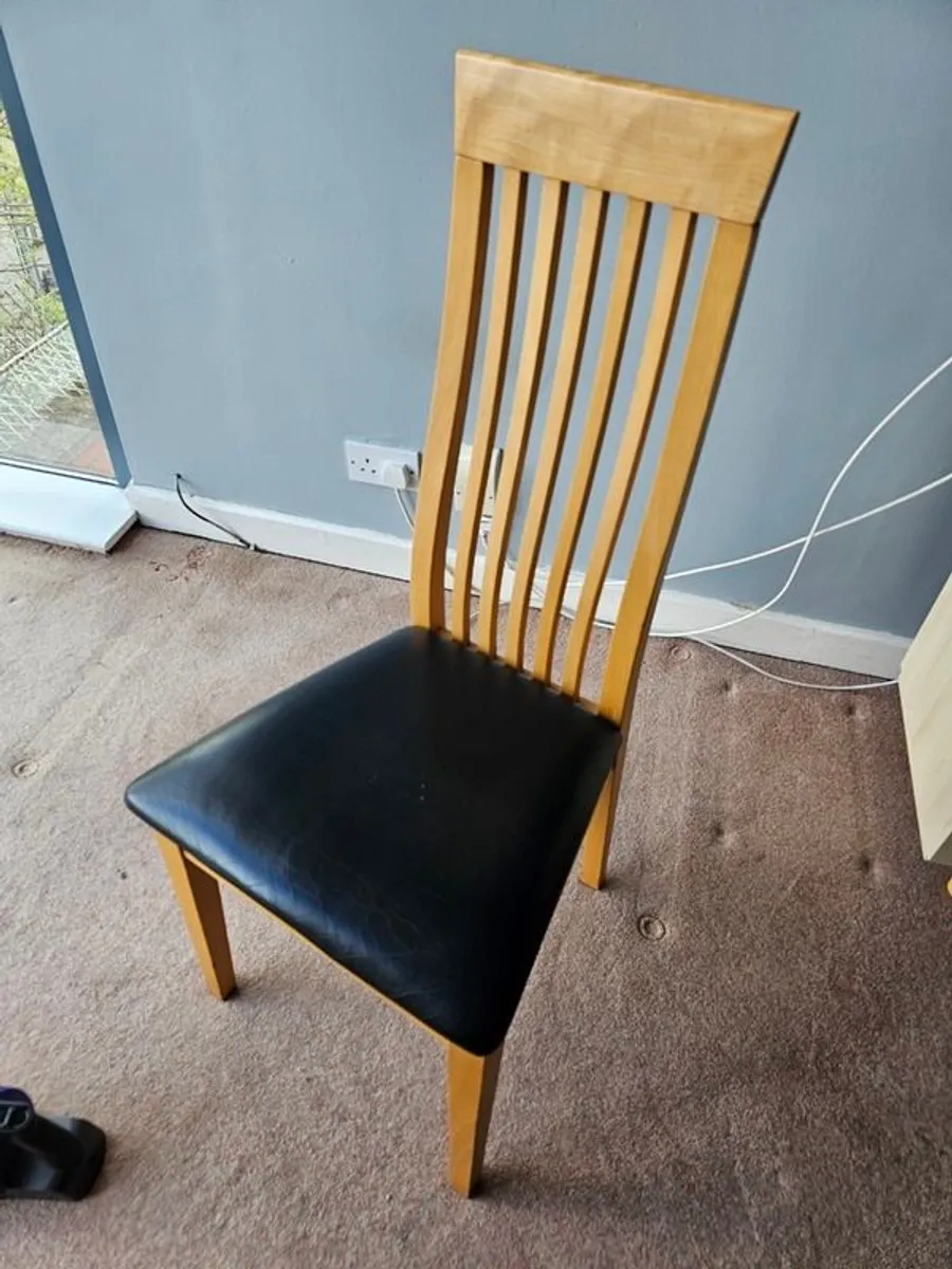 Table and Chairs - Image 4