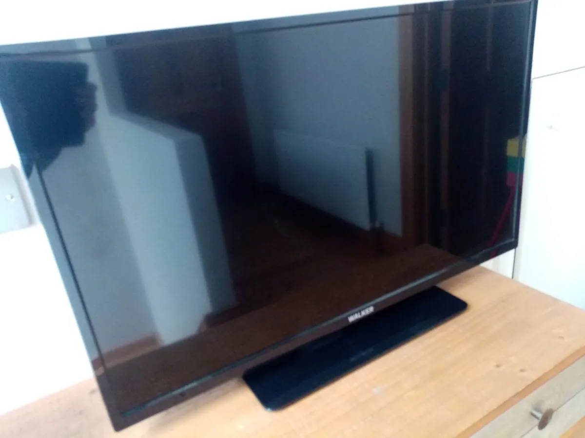 32" Walker TV