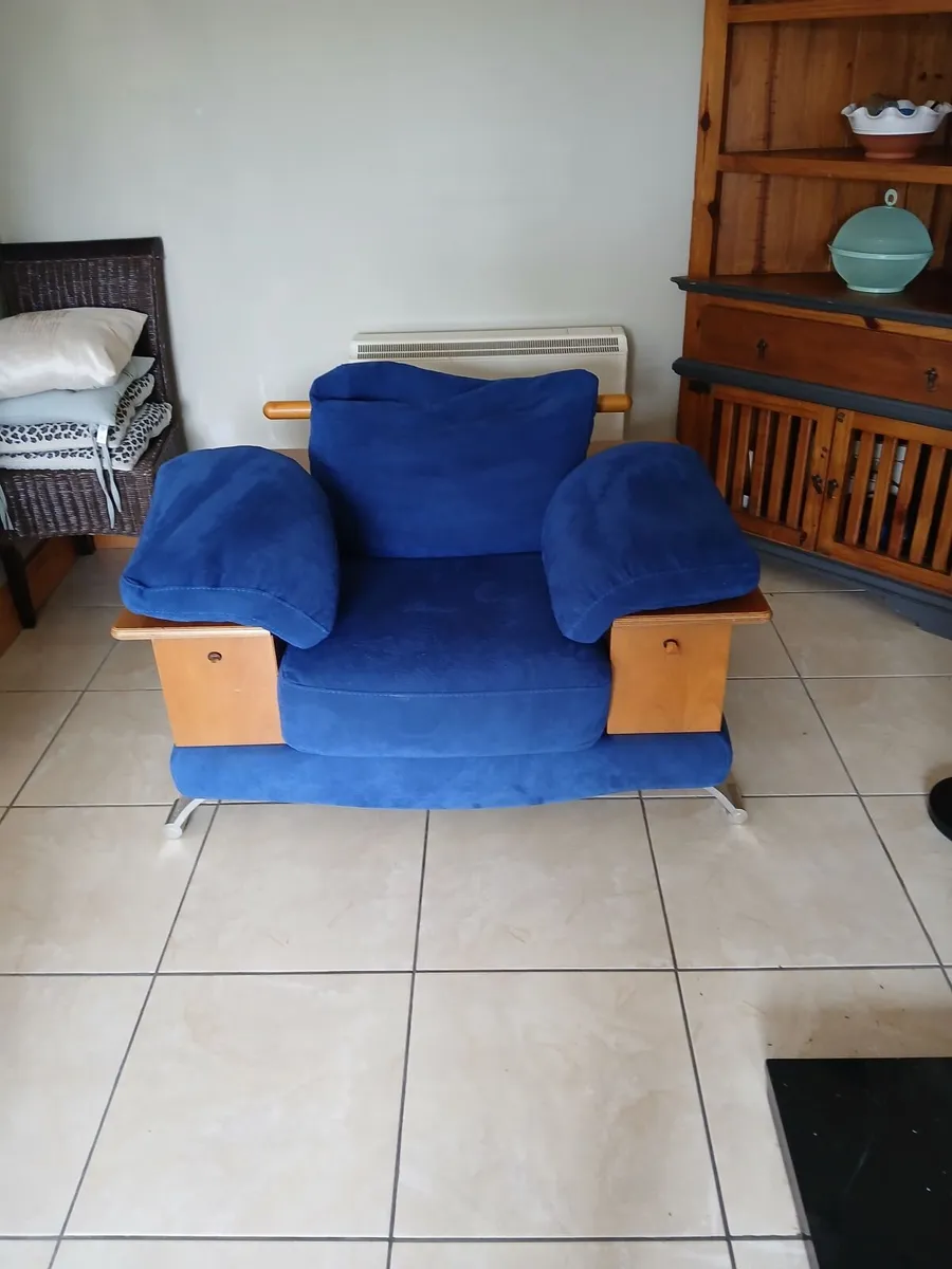 Nicoletti 3 seater sofa and armchair - Image 2