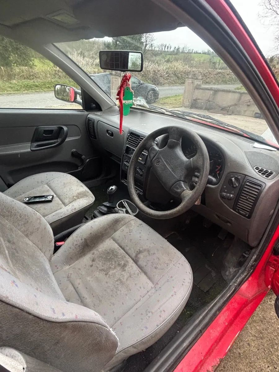 Volkswagen Caddy 2004 - Image 4