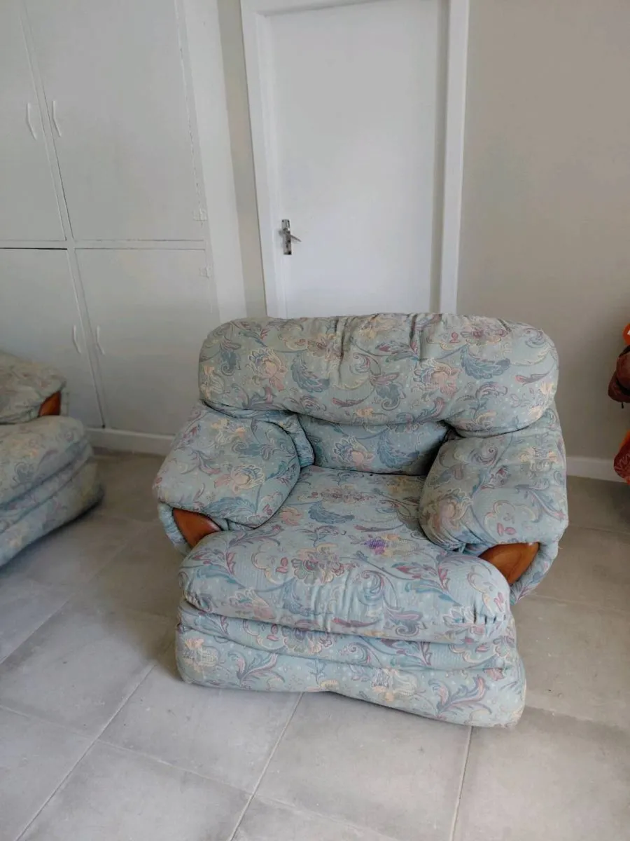 Couch and an armchair - Image 2