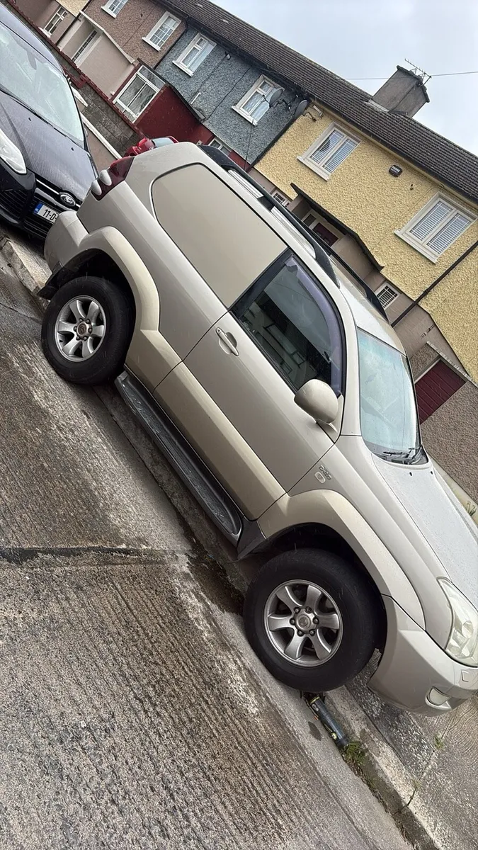 Toyota Land Cruiser - Image 1