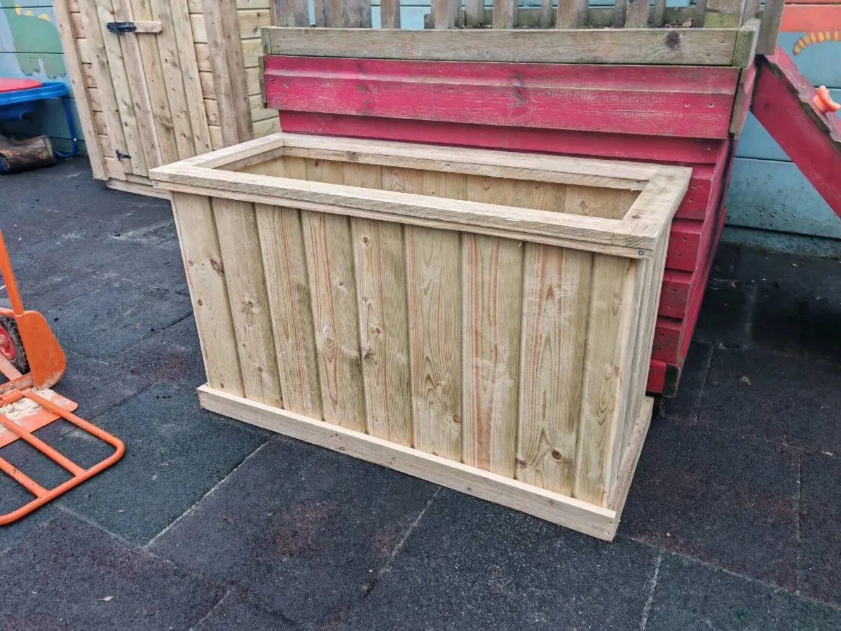 Handmade garden planters - Image 4