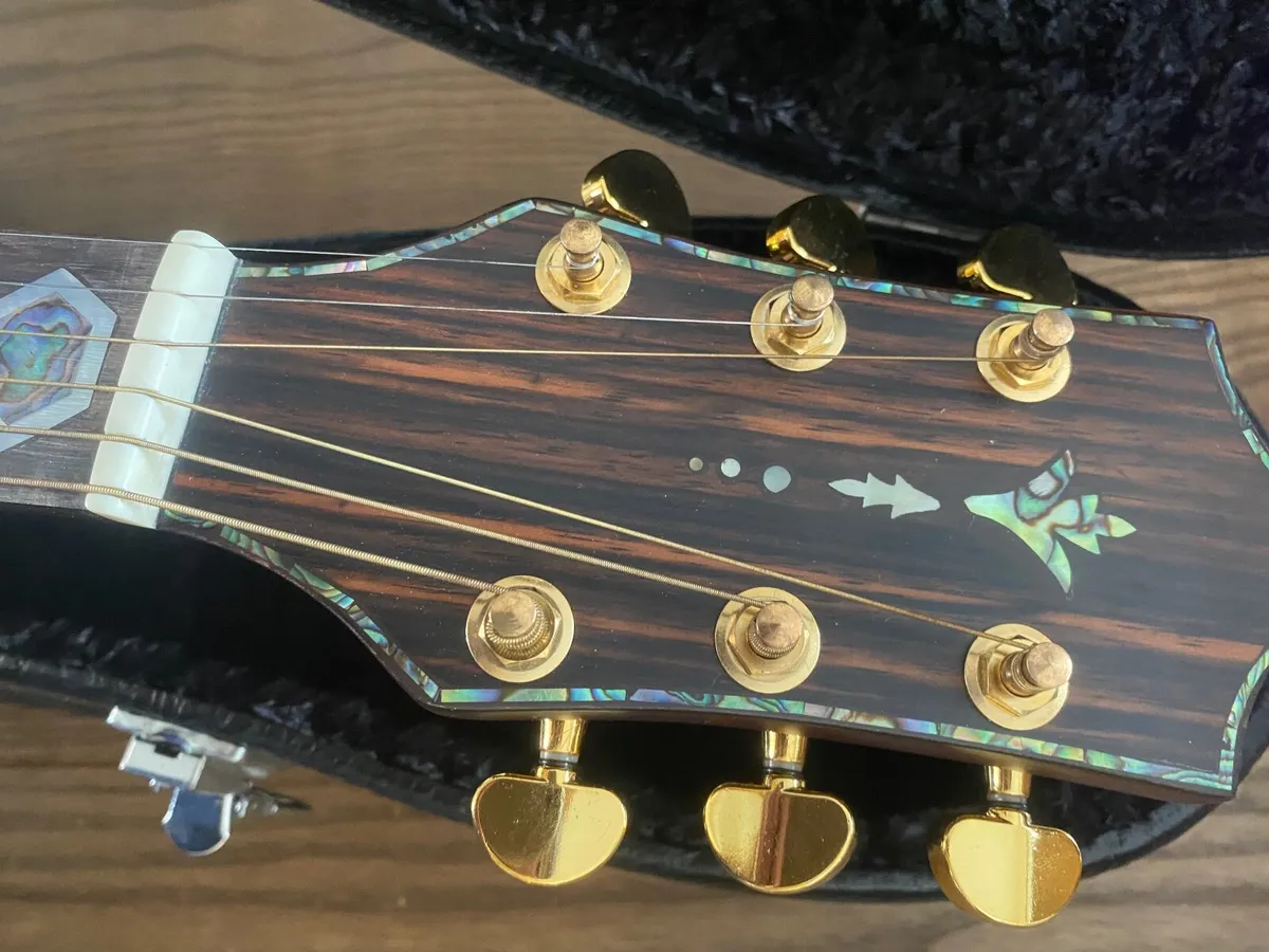 Left handed acoustic guitar - Image 4