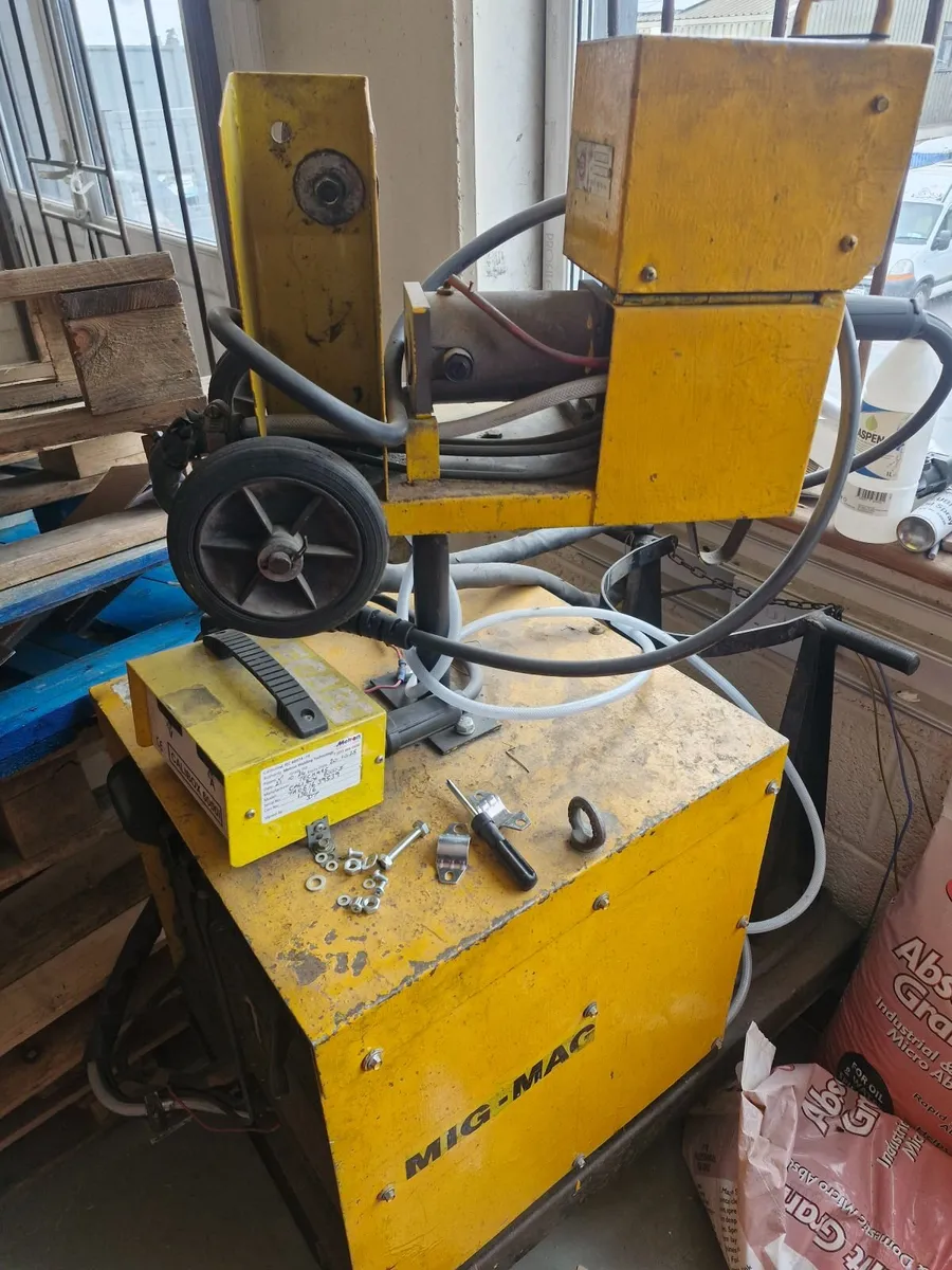 Dewalt table saw   3phase welder - Image 4