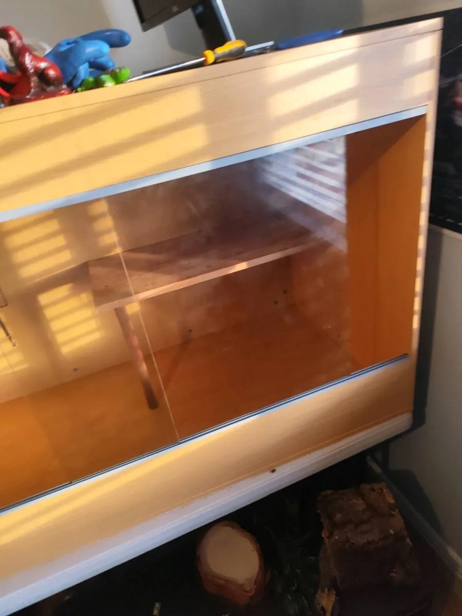 2 snake enclosures - Image 2