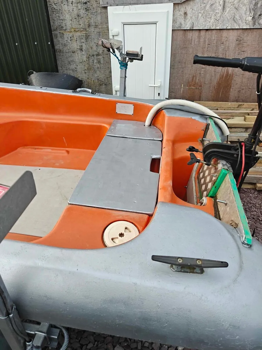 Rigiflex 370 boat with trailer + electric motor - Image 4