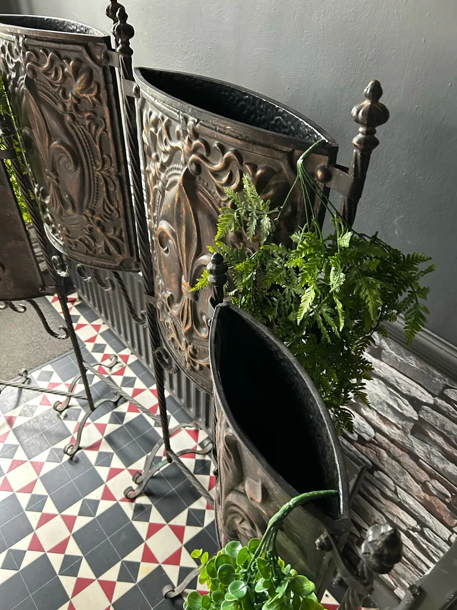 Fluer de lis verde planters - Image 4