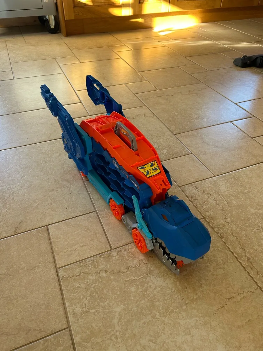 Hot Wheels Car Transporter - Image 2