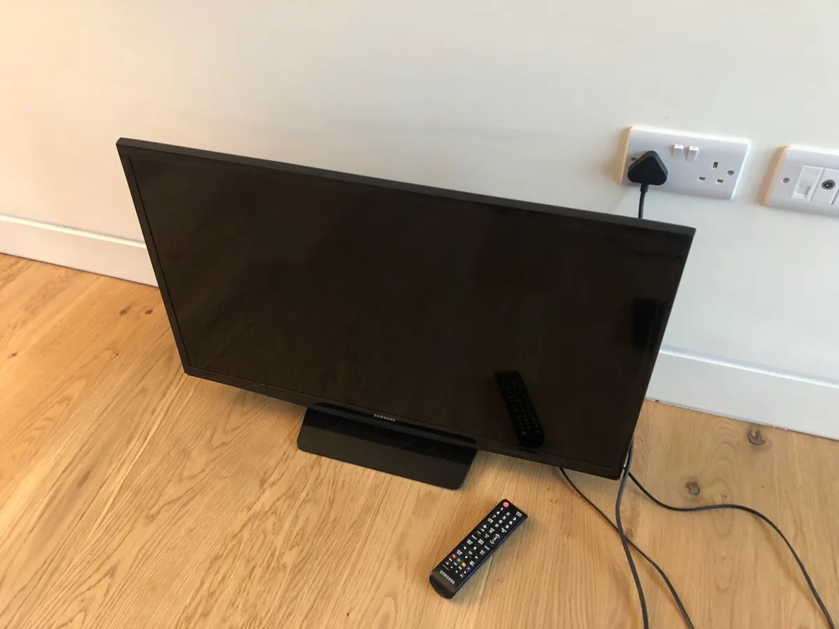 Samsung 27” TV - Image 2