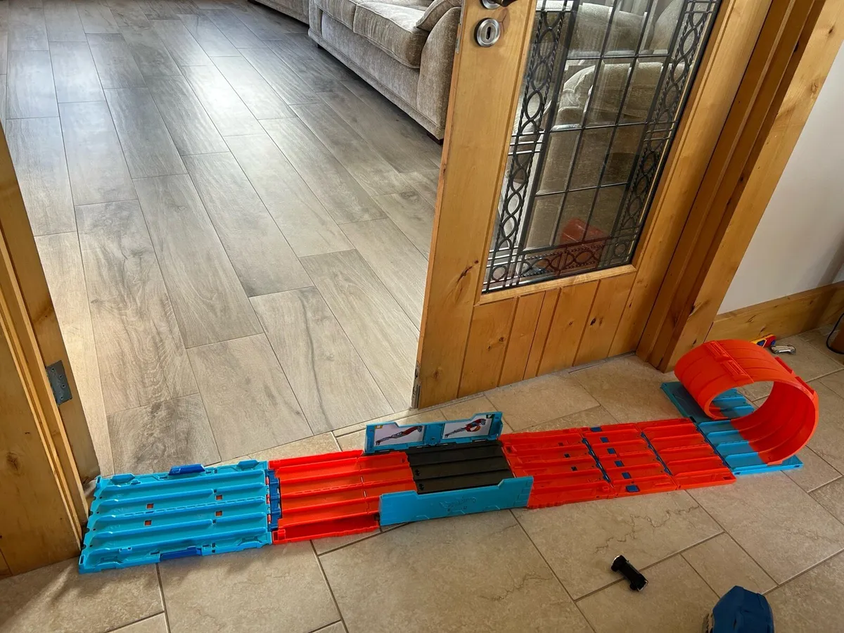 Hot Wheels Foldable Car Track