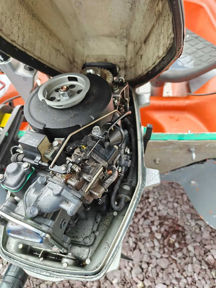 Honda four stroke outboard engine 5Hp - Image 3