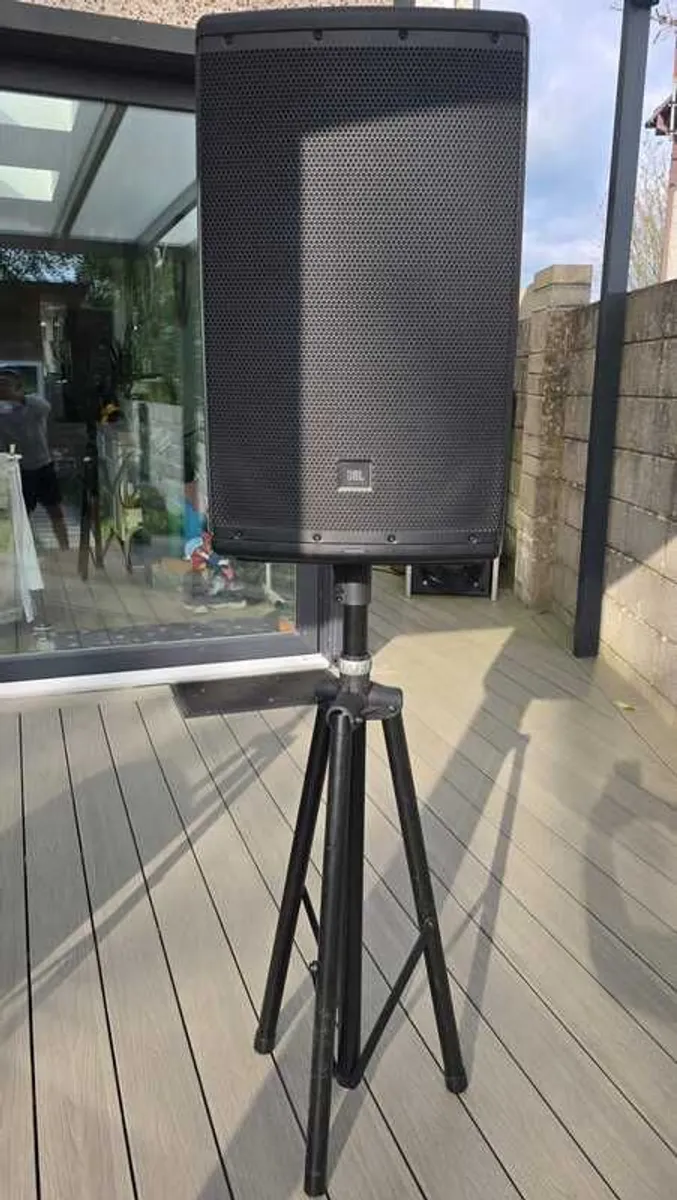 JBL EON 615 Speakers - Pair - Active 15" PA System - With Stands - Excellent Condition - Image 4