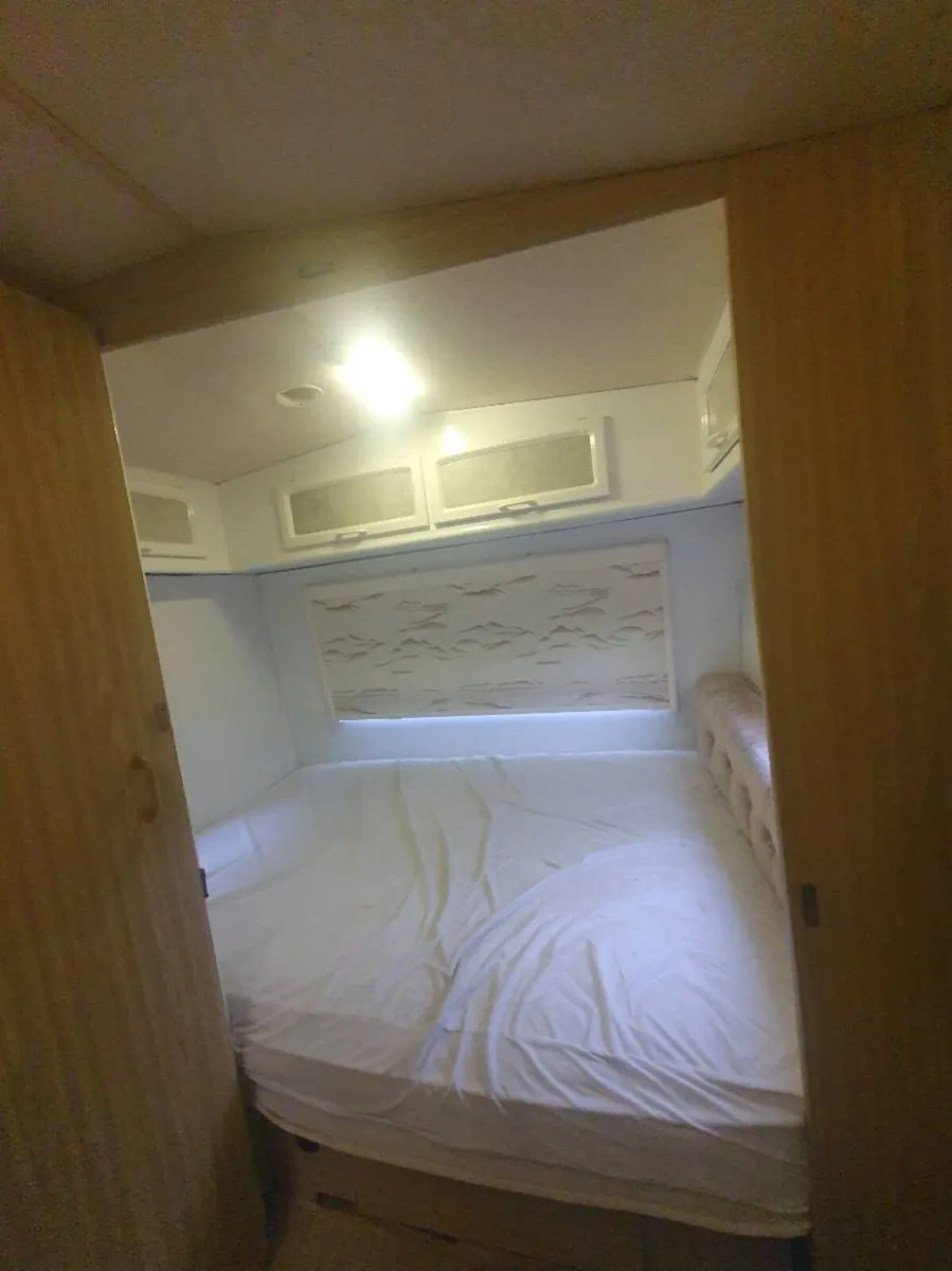 Caravan - Image 4