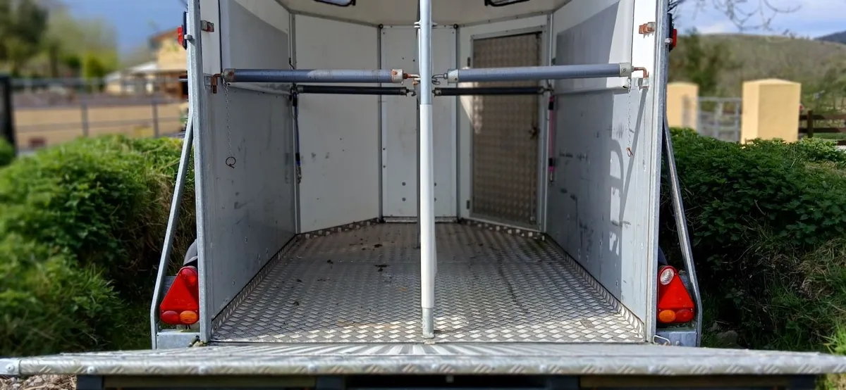 Horse trailer - Image 2