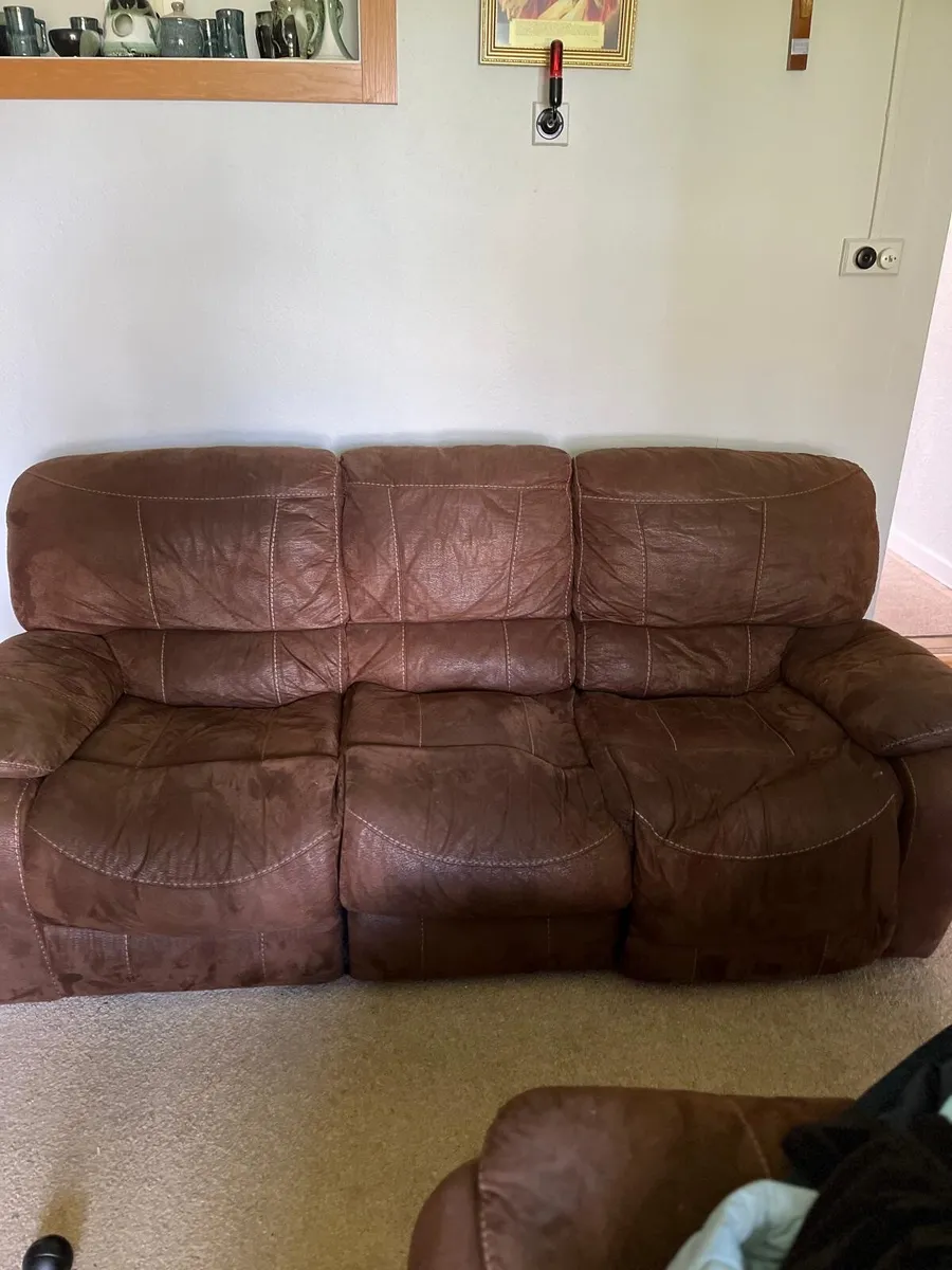 3 piece reclining suite - Image 1