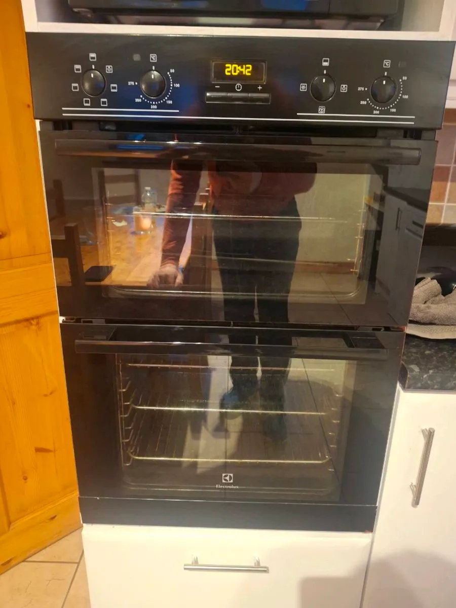 Oven - Image 1