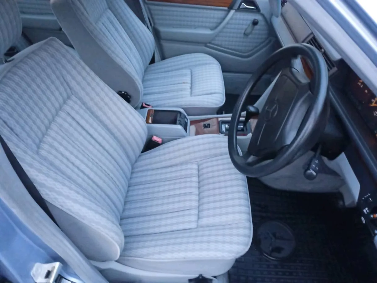 Mercedes 200e ( 124. ) + Mercedes 190  manual - Image 4