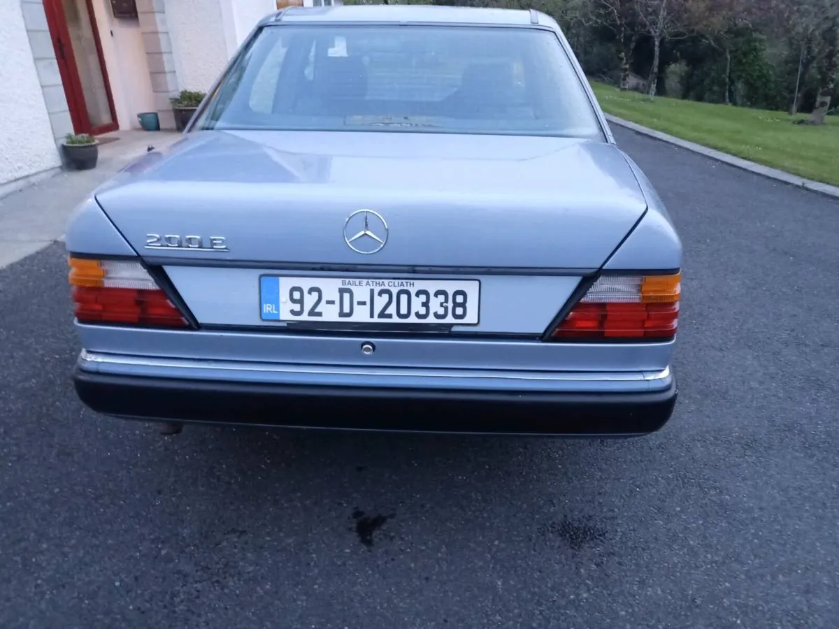 Mercedes 200e ( 124. ) + Mercedes 190  manual - Image 3