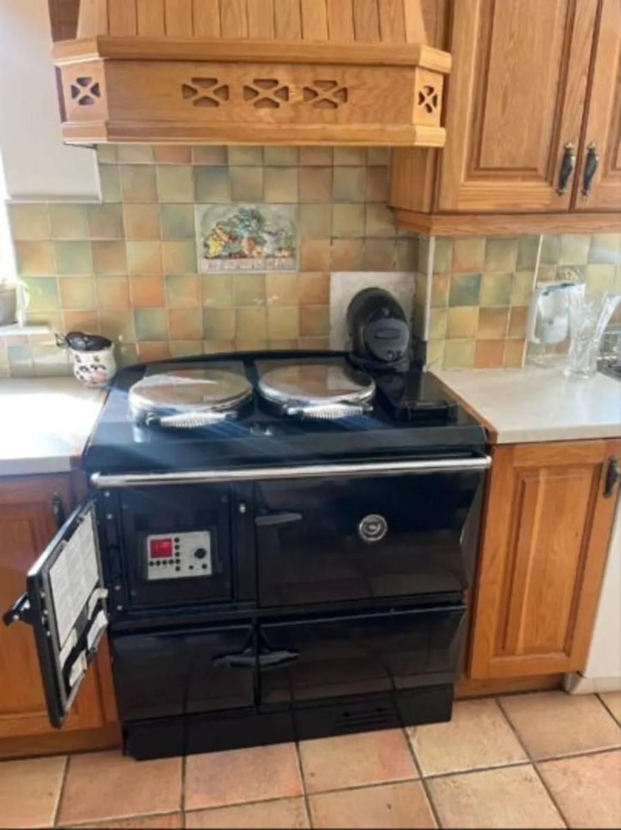 Stanley Brandon Oil-fired Central Heating Cooker - Image 1