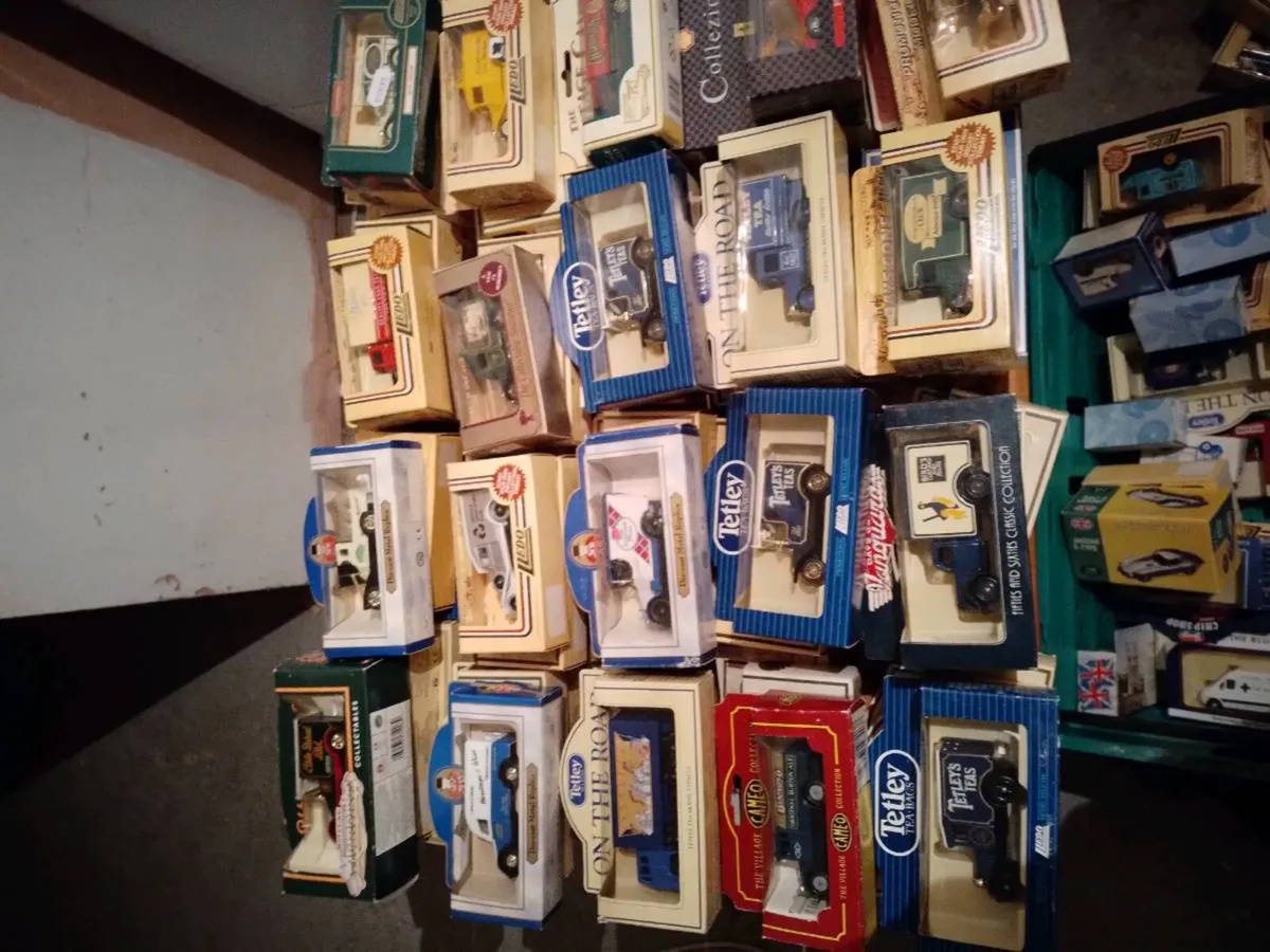 Model cars and vans - Image 4